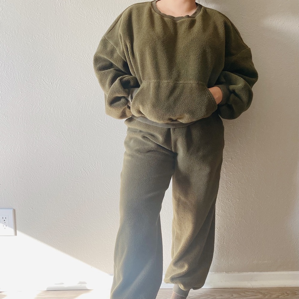 Nap Fuzzy Bear Jogger Set